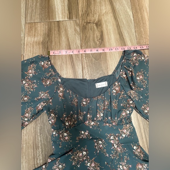 Altar’d State Weslia Floral Romper XS Long Sleeve Shorts Green Peasant Sleeve - Picture 14 of 16